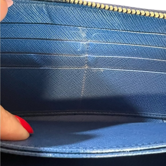 PRADA Saffiano Blue Leather Large Wallet – Gorgeous Navy, Full Zip Closure - Picture 3 of 13